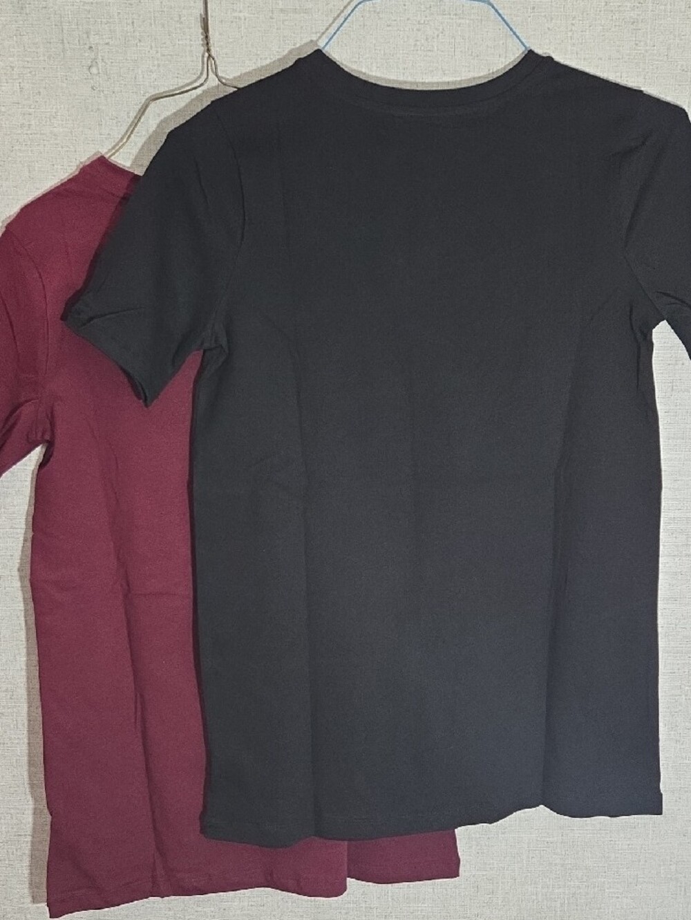 Zenana Outfitters Mens Short Sleeve Tee Set Burgundy Black Sz Medium NIP - Picture 2 of 2